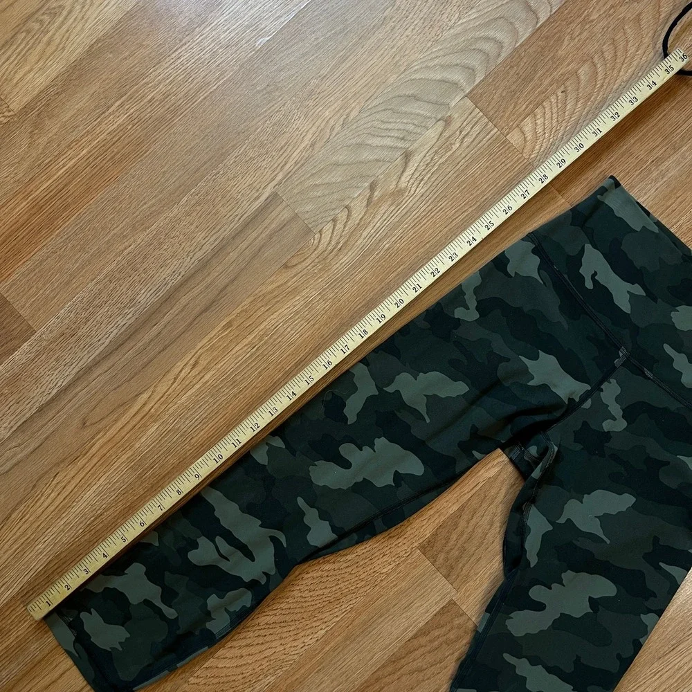 Lululemon Align High-Rise Crop 21 Heritage 365 Camo Deep Coal Multi Green Size 6
